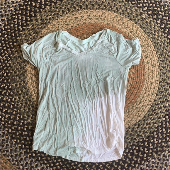 American Eagle Outfitters Tops - Soft and sexy American eagle tee v neck